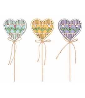 Srdce vyřezávané dřevěné na špejli