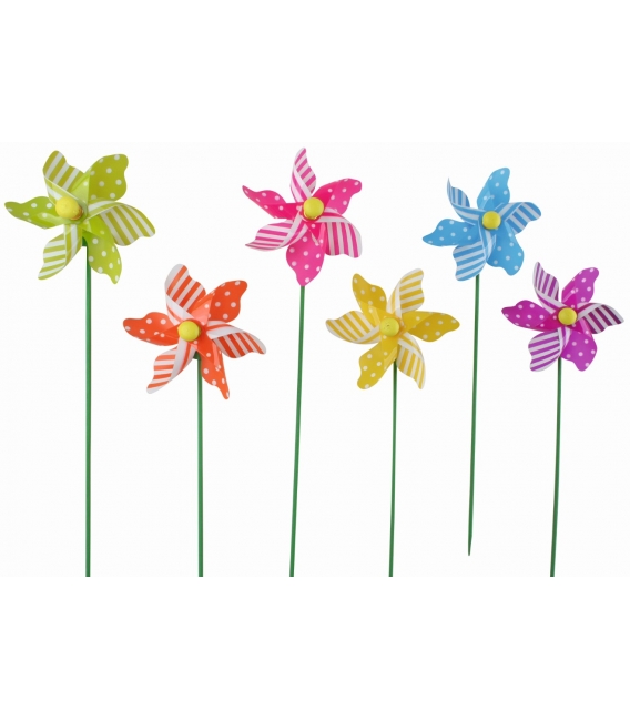 Větrník s puntíky a proužky